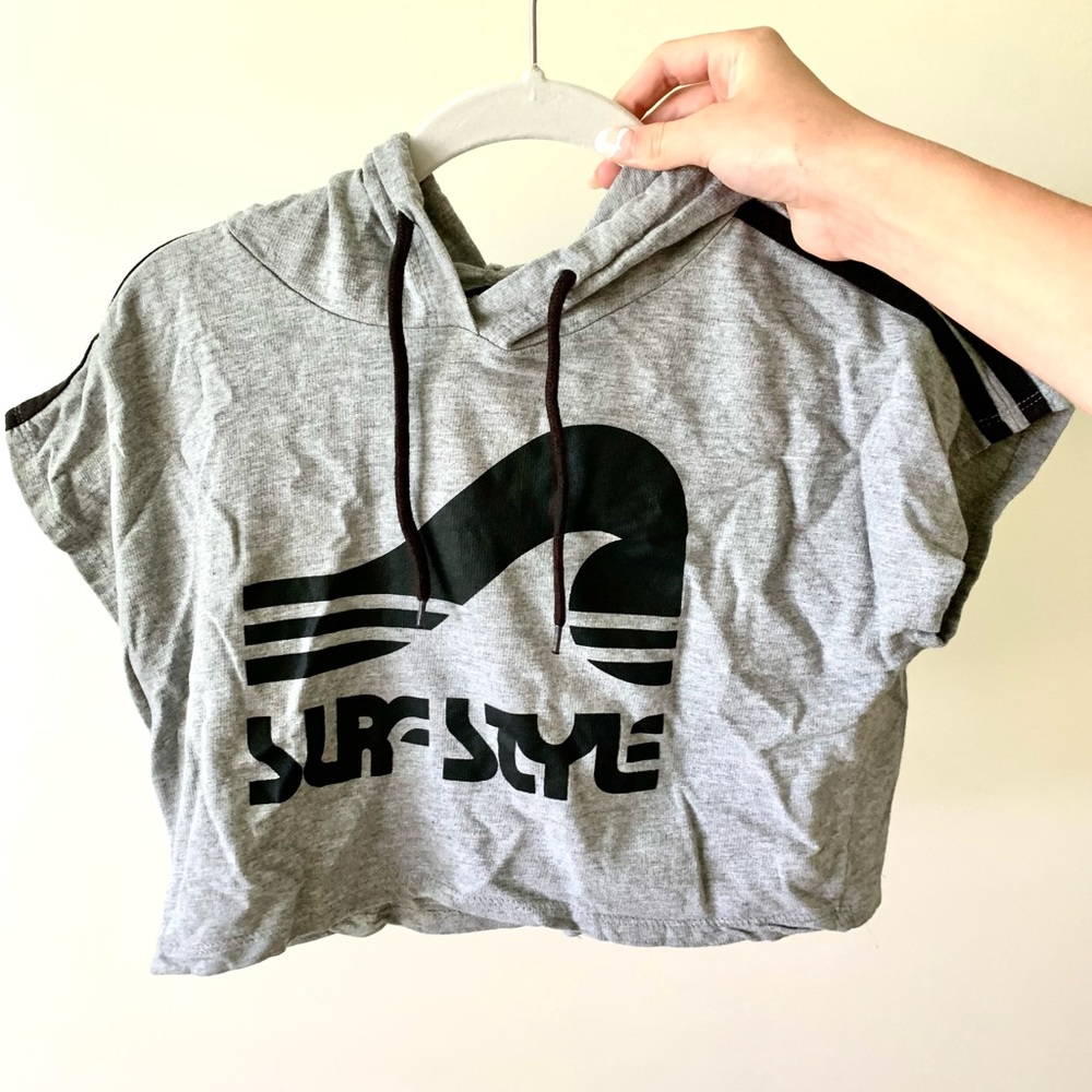 Surf style cropped T-shirt